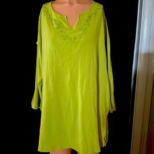 Green, ws split neck top
